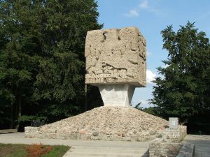 Złota Góra - Pomnik ku czci Partyzantów Kaszubskich